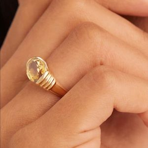 Mejuri heirloom ring in 14k gold in yellow quartz
